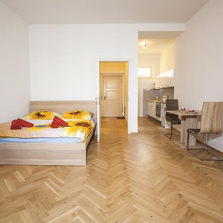 Beautiful Central Apartment Thamova Prague Ngoại thất bức ảnh