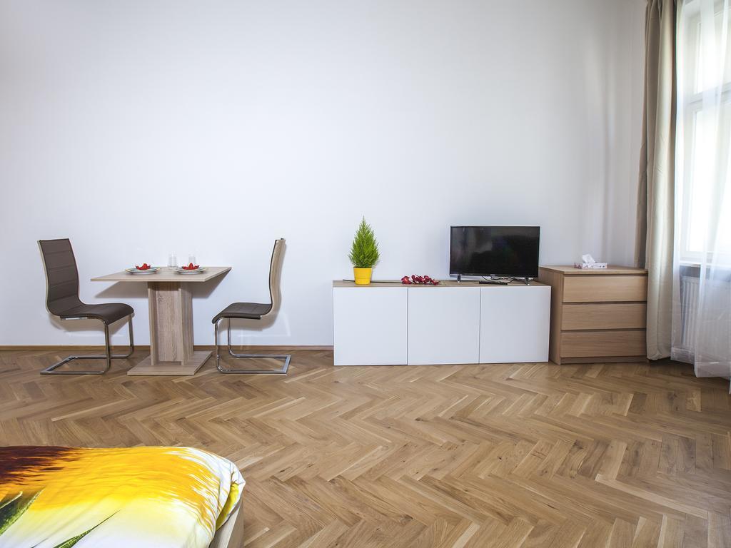 Beautiful Central Apartment Thamova Prague Ngoại thất bức ảnh