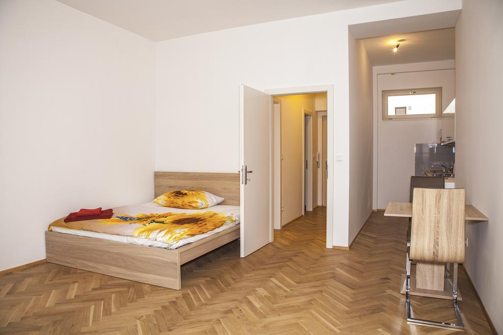 Beautiful Central Apartment Thamova Prague Ngoại thất bức ảnh